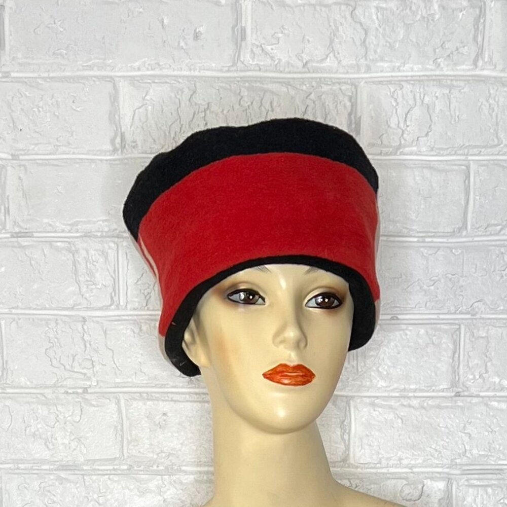 The Marth Hat - Woven Fleece - Red and Black - Arrow